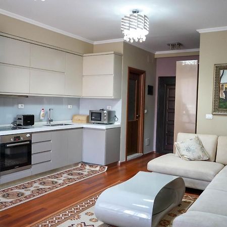 Lovely Apartment In The Heart Of ティラナ エクステリア 写真