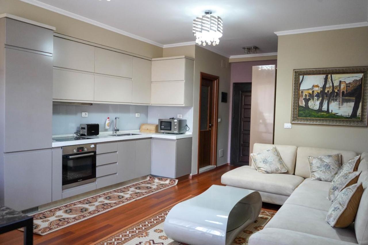 Lovely Apartment In The Heart Of ティラナ エクステリア 写真