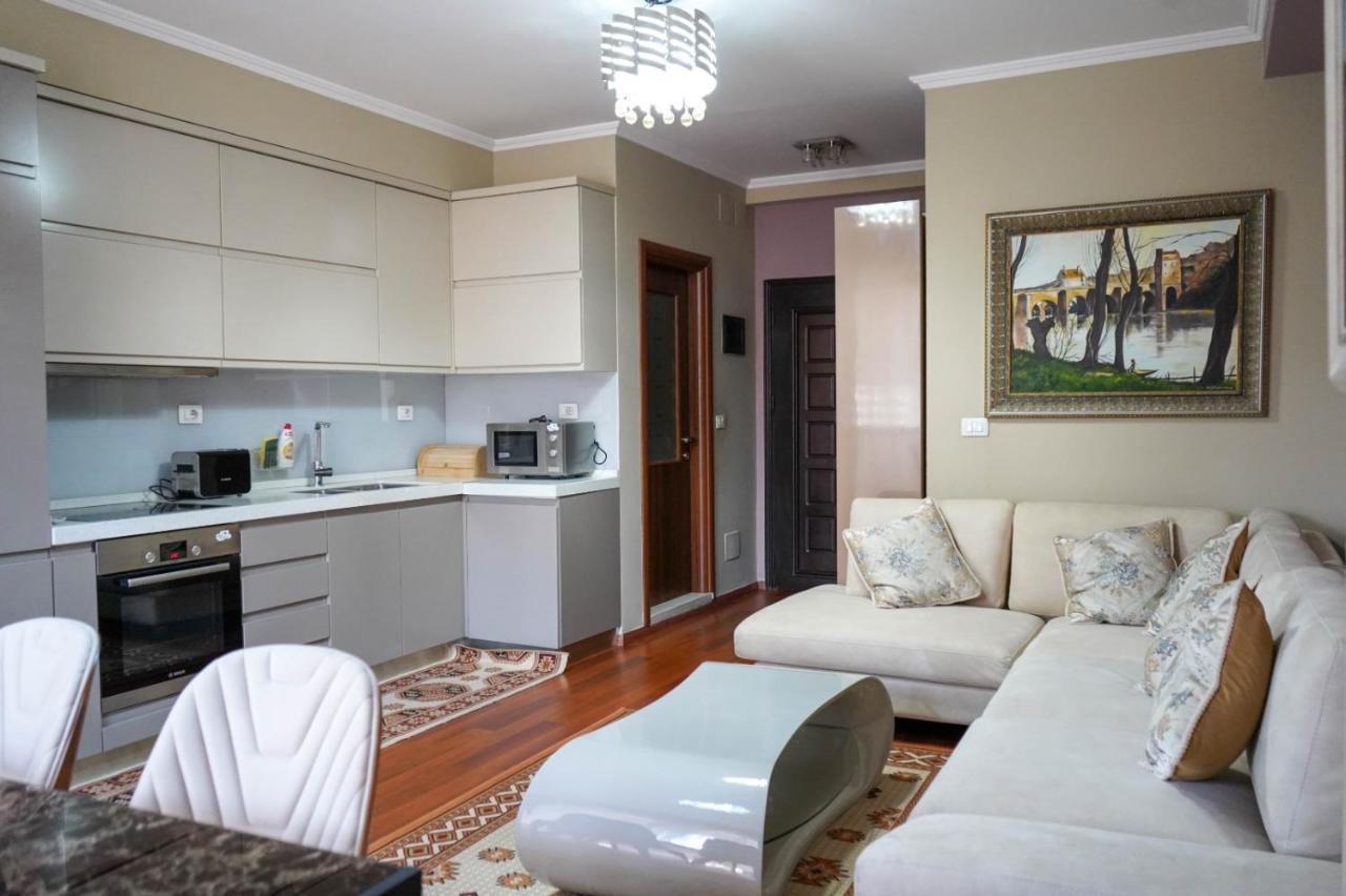 Lovely Apartment In The Heart Of ティラナ エクステリア 写真
