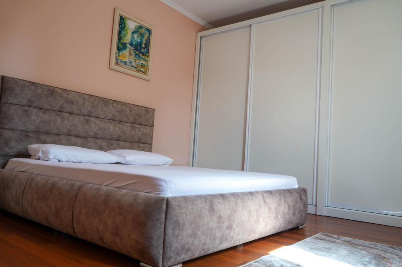 Lovely Apartment In The Heart Of ティラナ エクステリア 写真